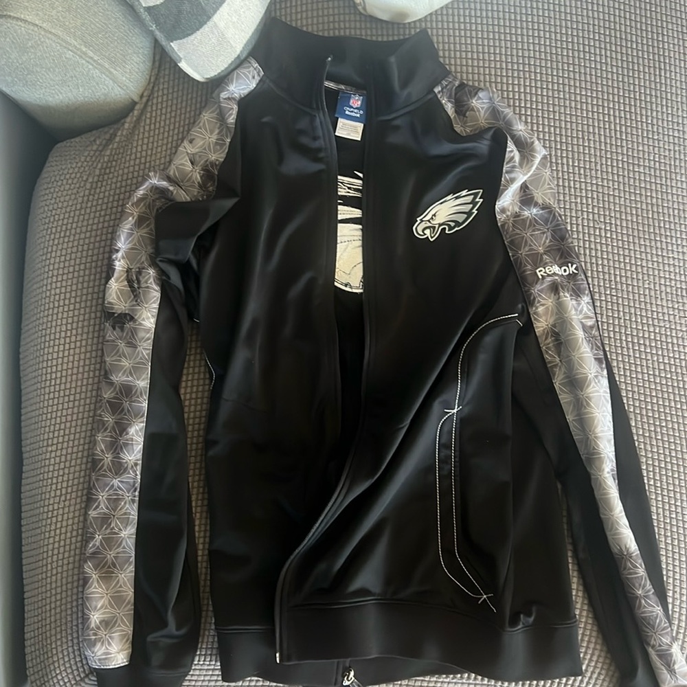 Men’s large eagles zip up